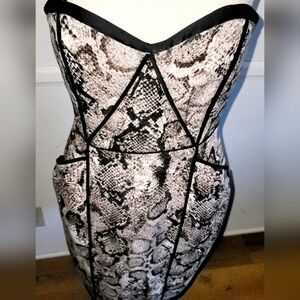 BCBG MAXAZRIA Strapless Snakeskin Print Cocktail  Dress Size 6